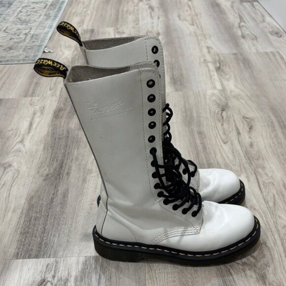 Dr. Martens High White TALL  Combat Boots 10103 SIZE 6 WOMEN - Picture 1 of 9